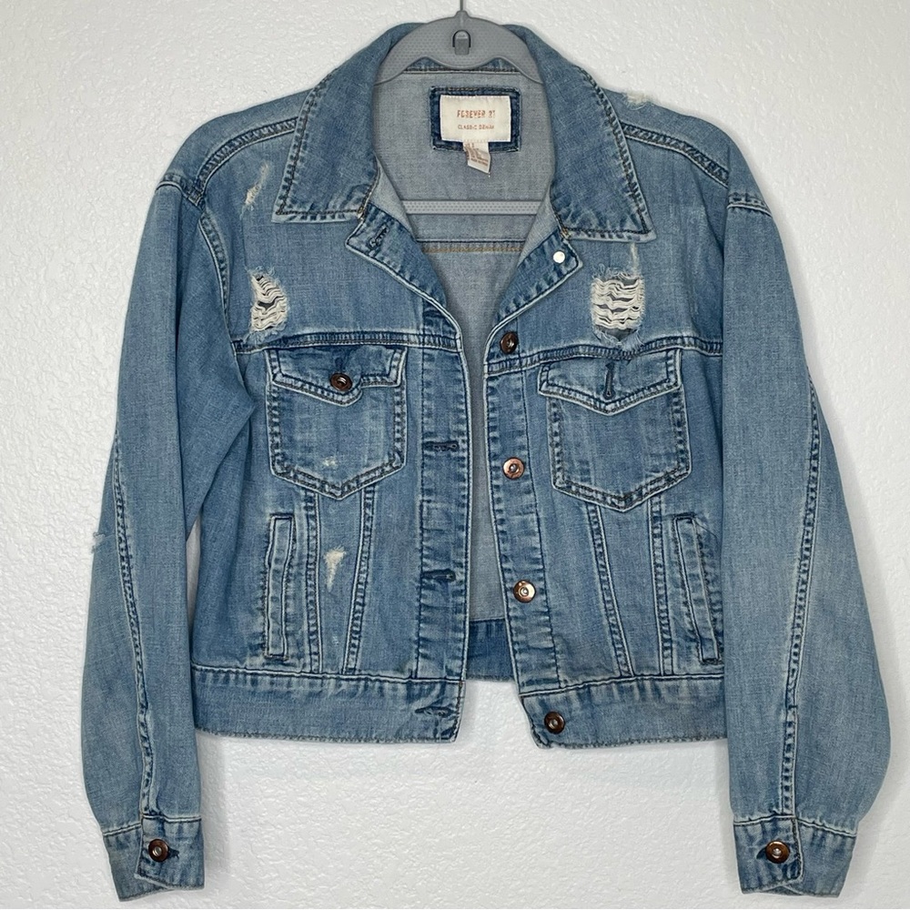 Forever 21 Classic Denim Distressed Jacket Size Small